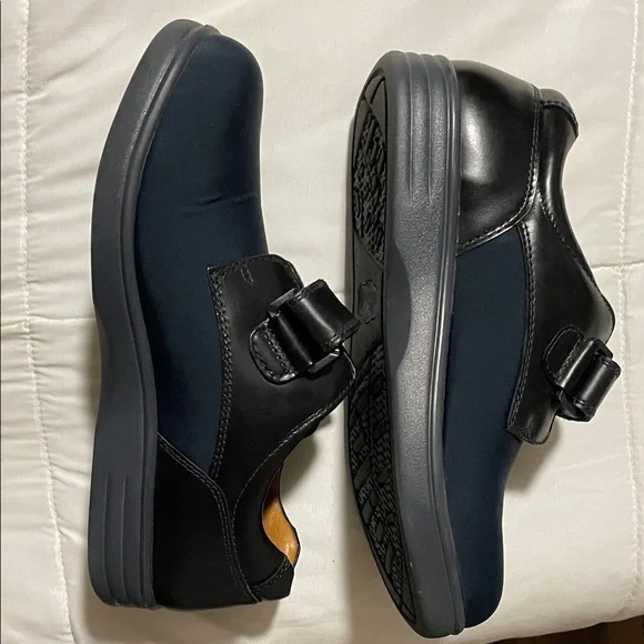 Dr Comfort Annie Shoes - Picture 3 of 9